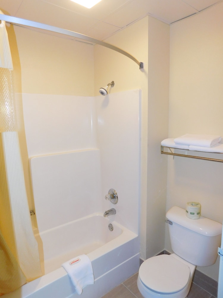 Days Inn by Wyndham Walcott Davenport - photo 21