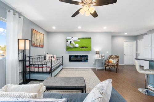 Hidden Courtyard Gem Near Vineyards with Shared Hot Tub Perks — hotel in Cottonwood