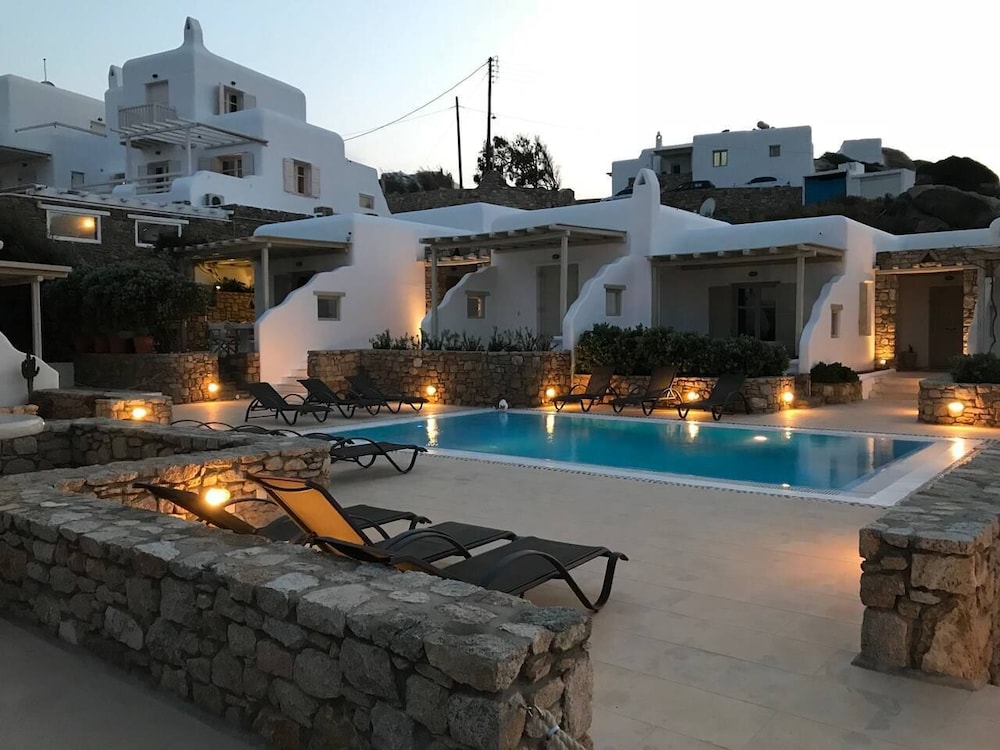 Modern Cycladic Style Villa Xara — 4-Star Luxury Hotel in Mykonos, Greece