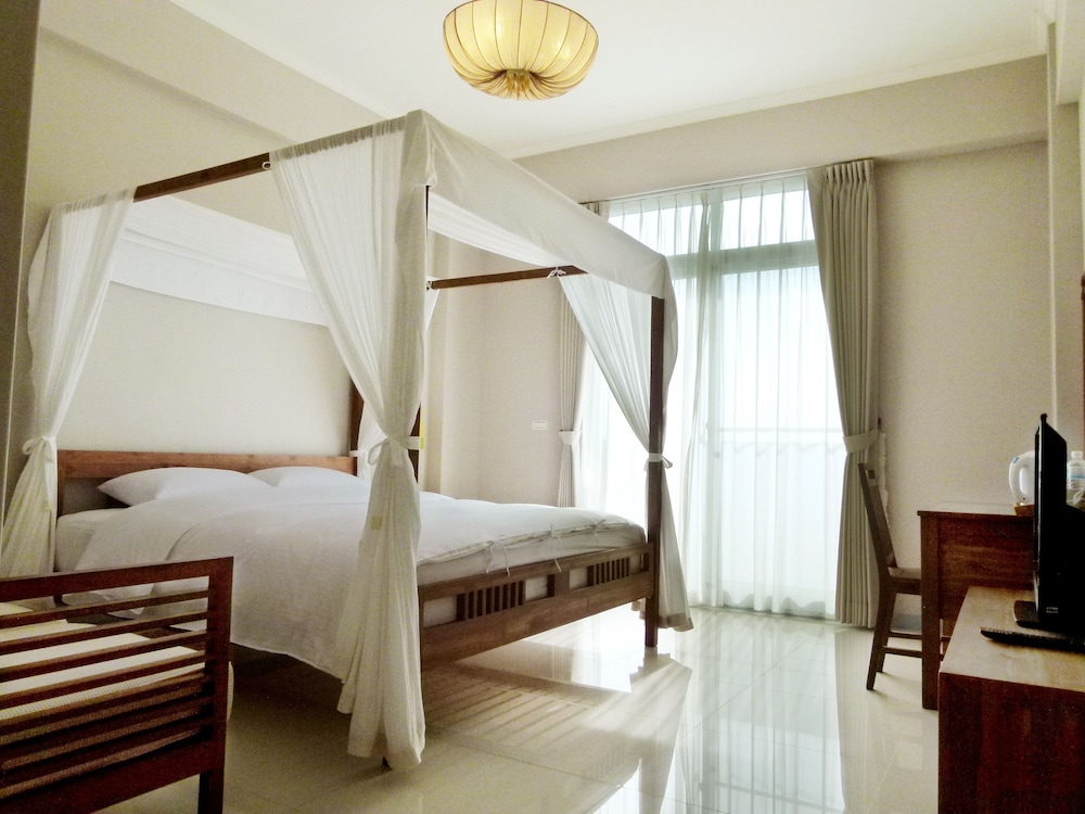 Down Home Hotel — Magong