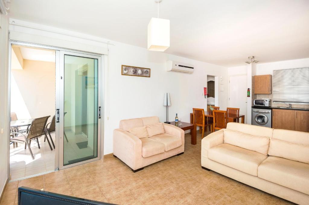 Seabreeze Apartment 200M Away From The Sea