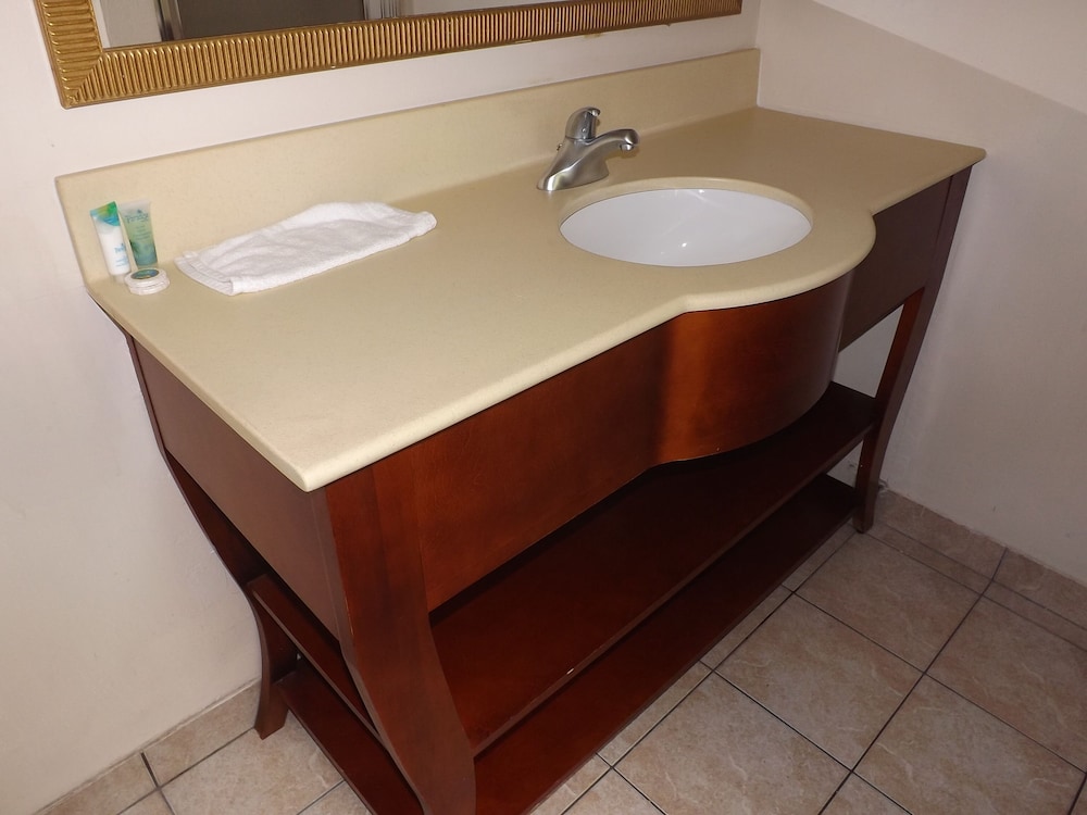 Palm Breeze Hotel - photo 32