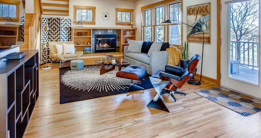 Brilliant Posh Home Backs to Poudre River Trail — 4-Star Luxury Hotel in Fort Collins, United States