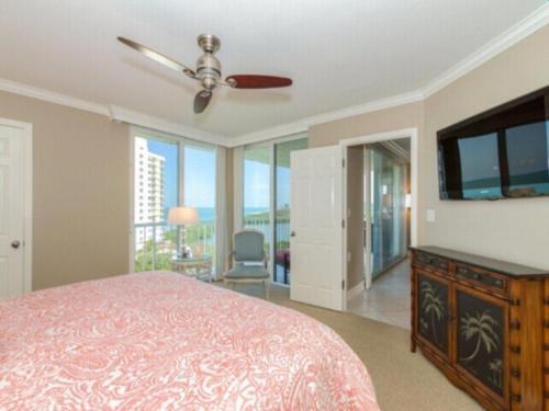 Deluxe Beachfront Condo Located in Prestigious Resort with Pool and Hot Tub by RedAwning - photo 13
