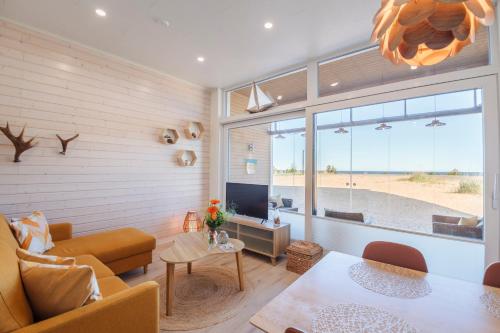 Apartment Aurinkoranta D5 saunallinen kaksio merinäkymällä Kalajoki — 4-Star Luxury Hotel in Kalajoki, Finland