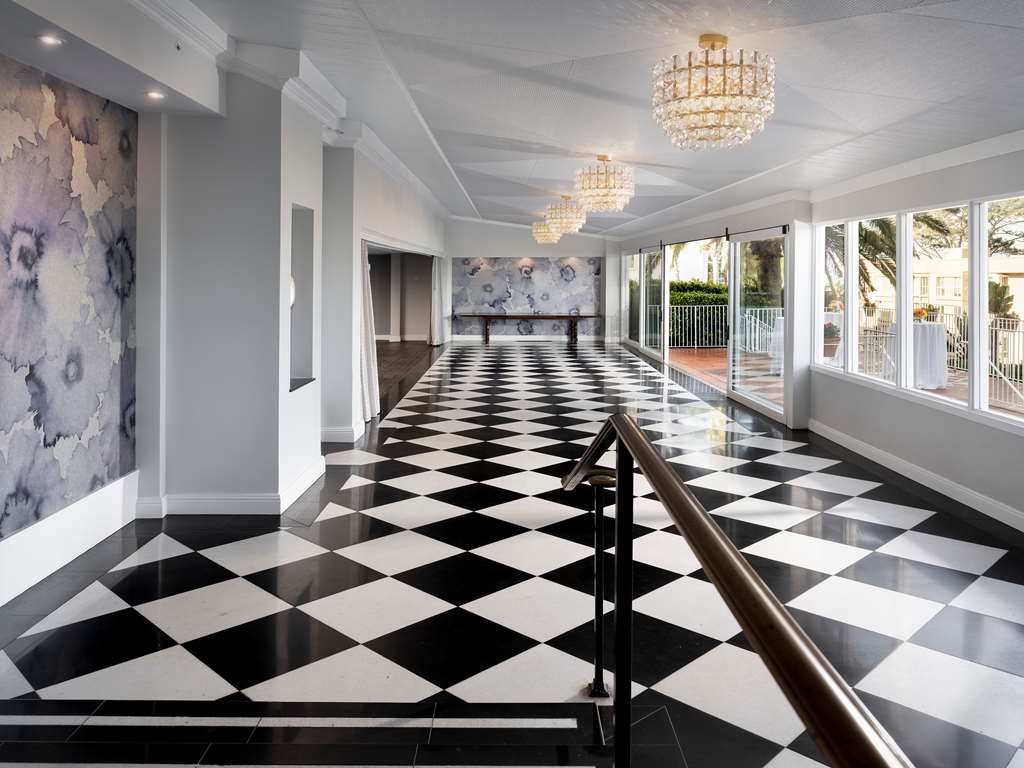 La Valencia Hotel - photo 23