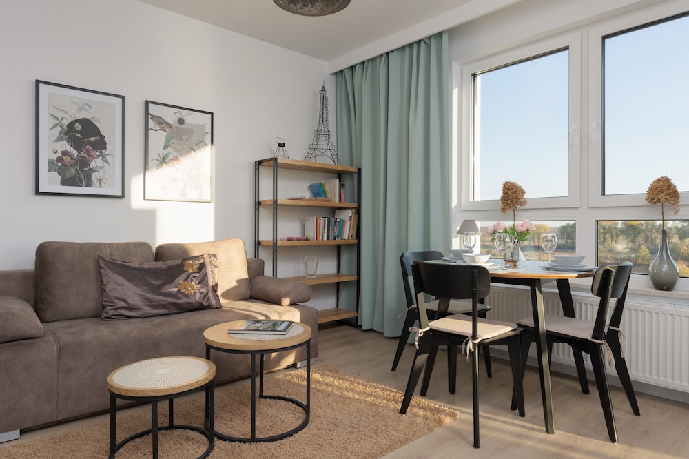 Praga Apartment with Parking by Noclegi Renters — 4-Star Luxury Hotel in Warsaw, Poland