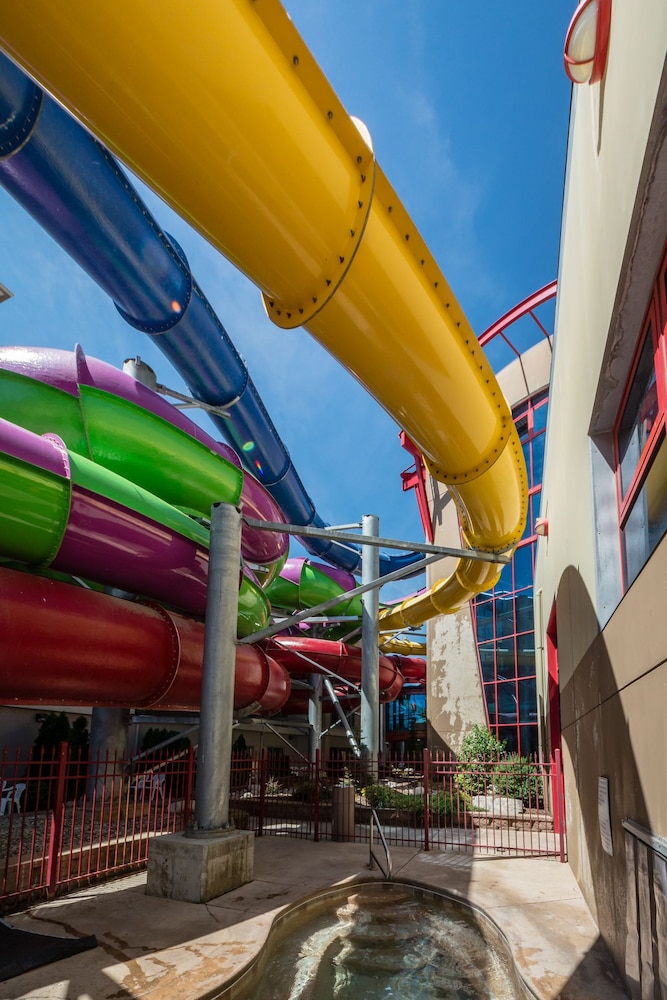 Triple Play Resort Hotel & Suites - photo 51