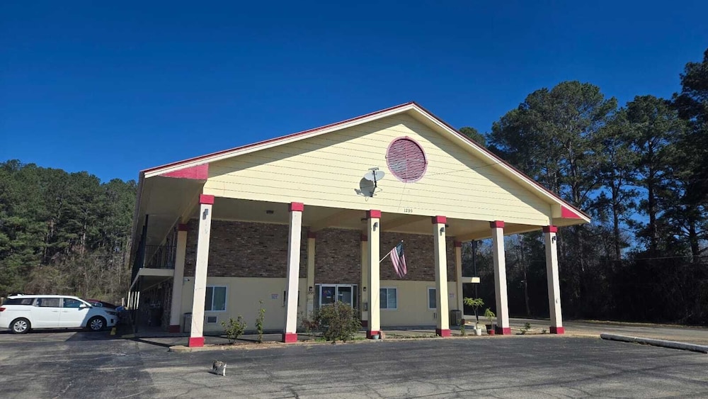 Jeffersonian Motor Inn - photo 2