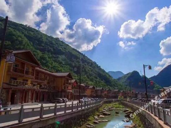 Shennongjia Qiyuan Hotel in Songbai, People's Republic of China