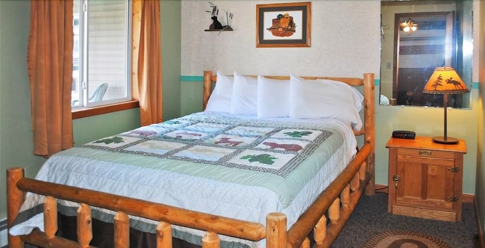 Superior Motel & Suites - photo 17