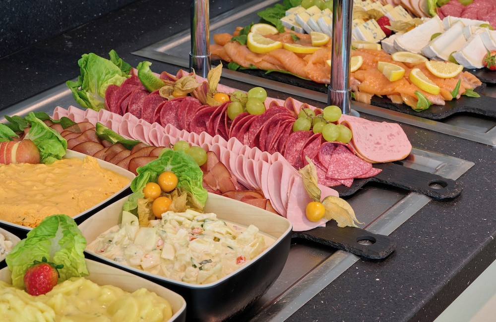 מזון ומשקאות