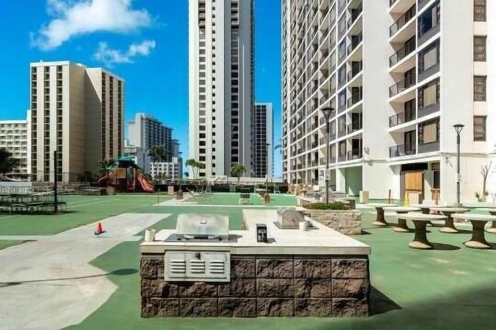 High Rise Ocean View Waikiki Condo FREE Parking & Wi Fi by Koko Resort Vacation Rentals - photo 27