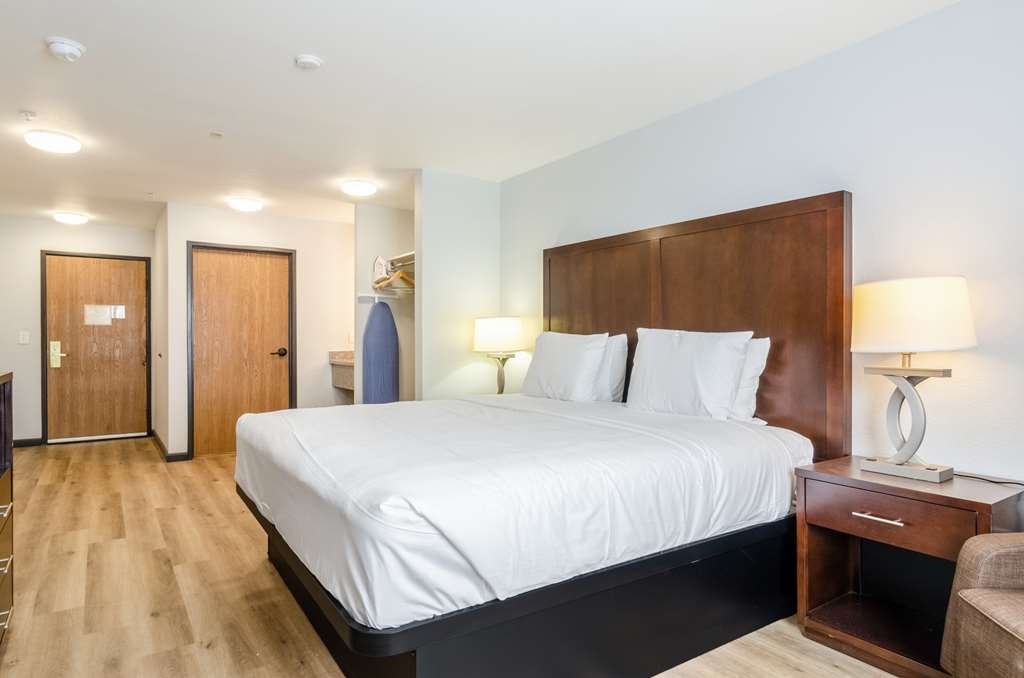 Red Lion Inn & Suites Des Moines - photo 27