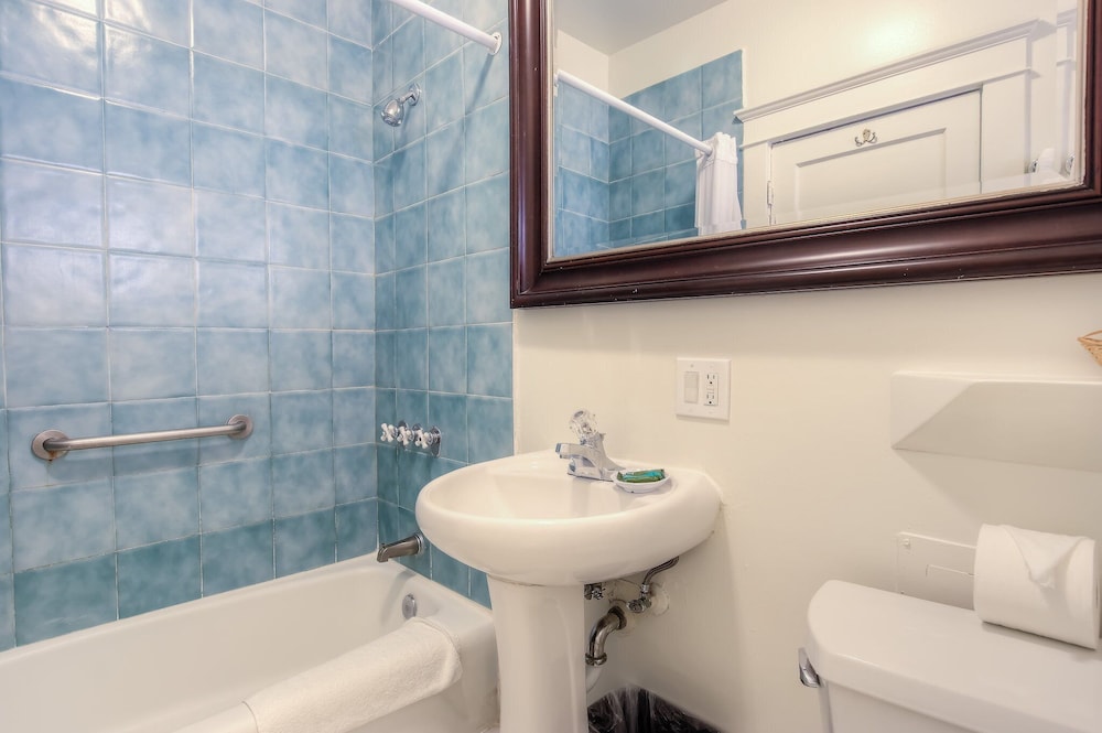 Sea Blue Hotel - photo 11