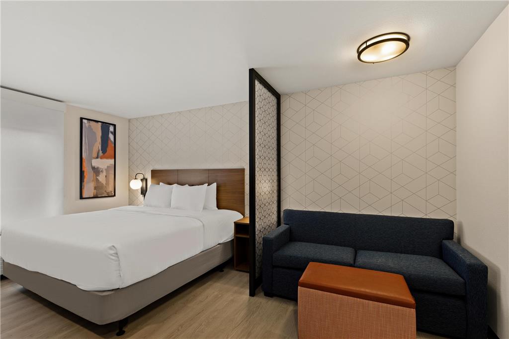 Everhome Suites Yuma East I 8 - photo 10