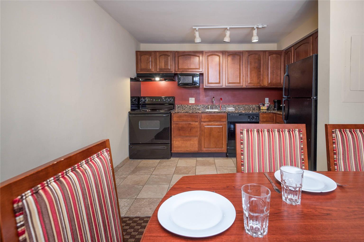 Arlington Court Suites a Clarion Collection Hotel - photo 20