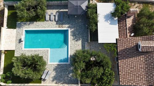 Barba Ive Holiday Home with Pool — 4-Star Luxury Hotel in Vodice, Croatia