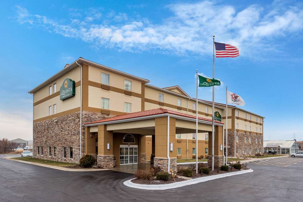 La Quinta Inn & Suites by Wyndham Rockford - photo 3