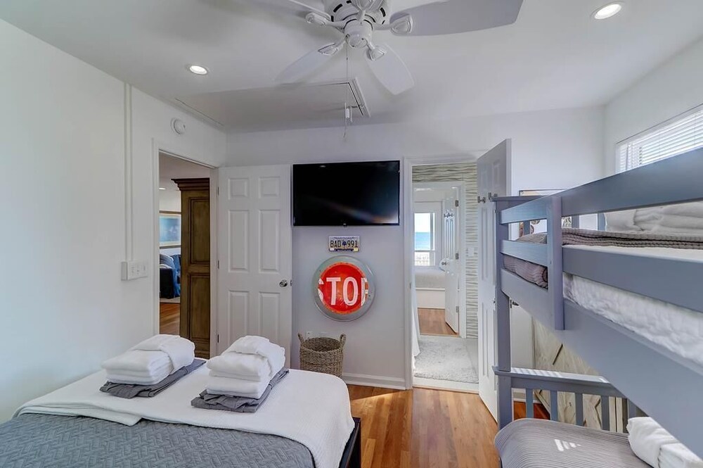 1619 E Ashley Namastay Oceanfront 4 Bedrooms - photo 11