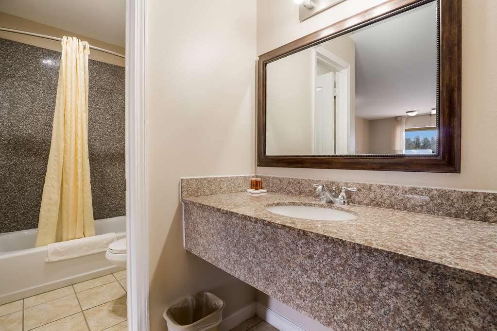 Americas Best Value Inn Refugio - photo 26