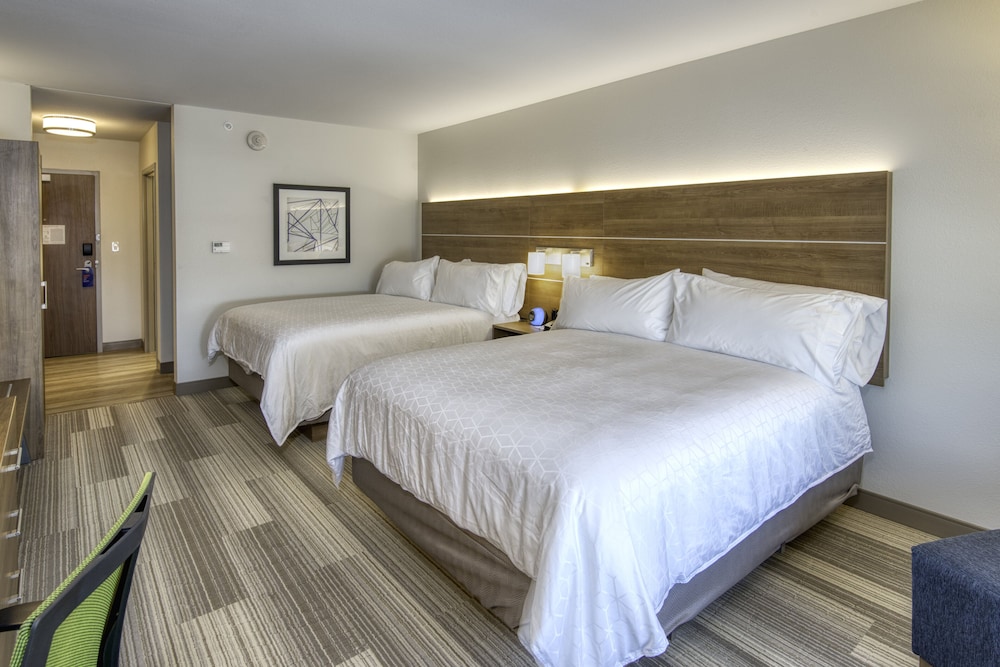 Holiday Inn Express & Suites Omaha Downtown Old Market by IHG - photo 6