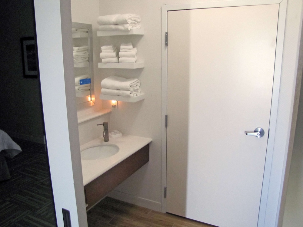 Hampton Inn McPherson - photo 34