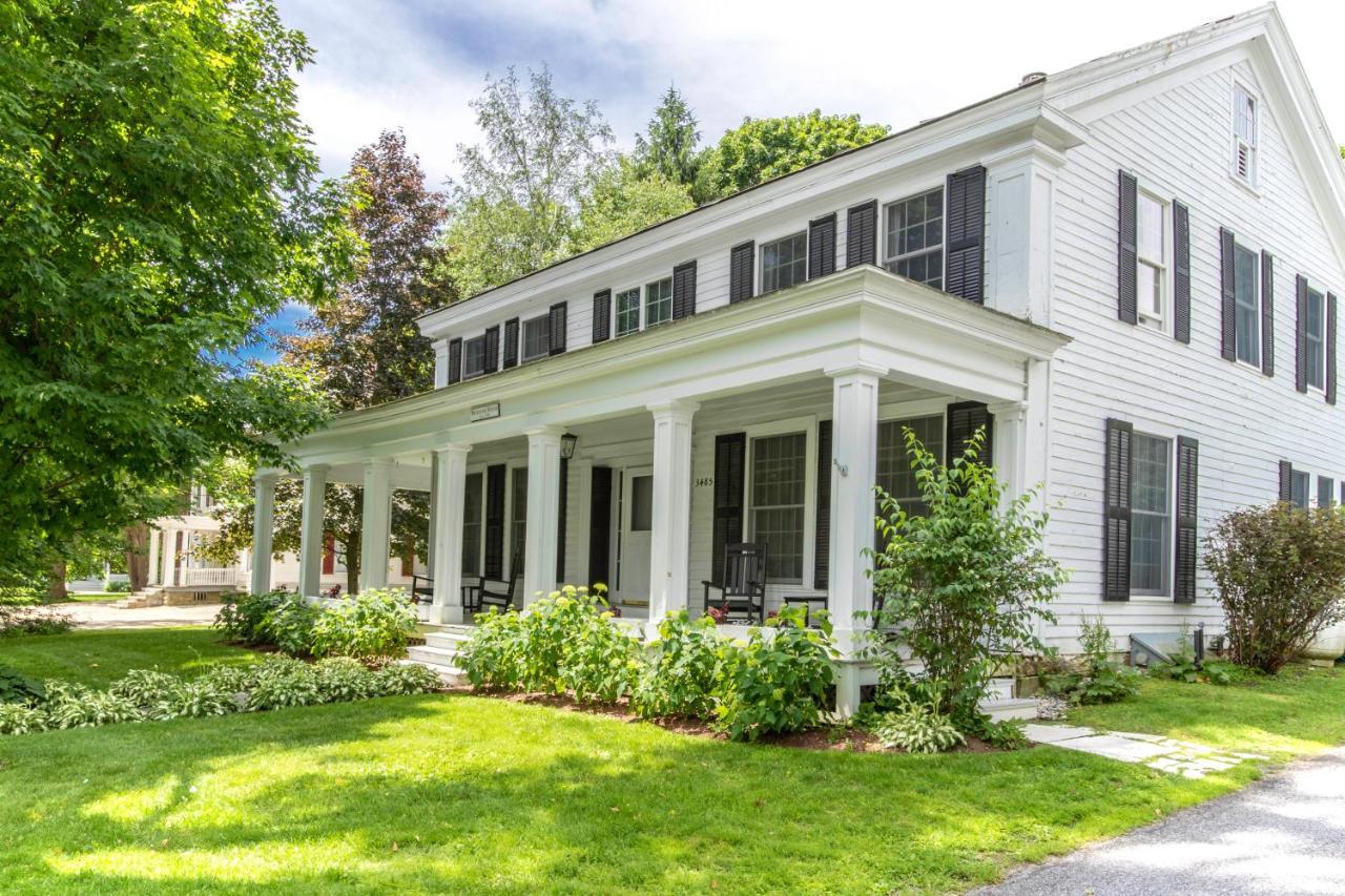 Picture Postcard Mansion in Manchester Village — 4-Star Luxury Hotel in Manchester, United States