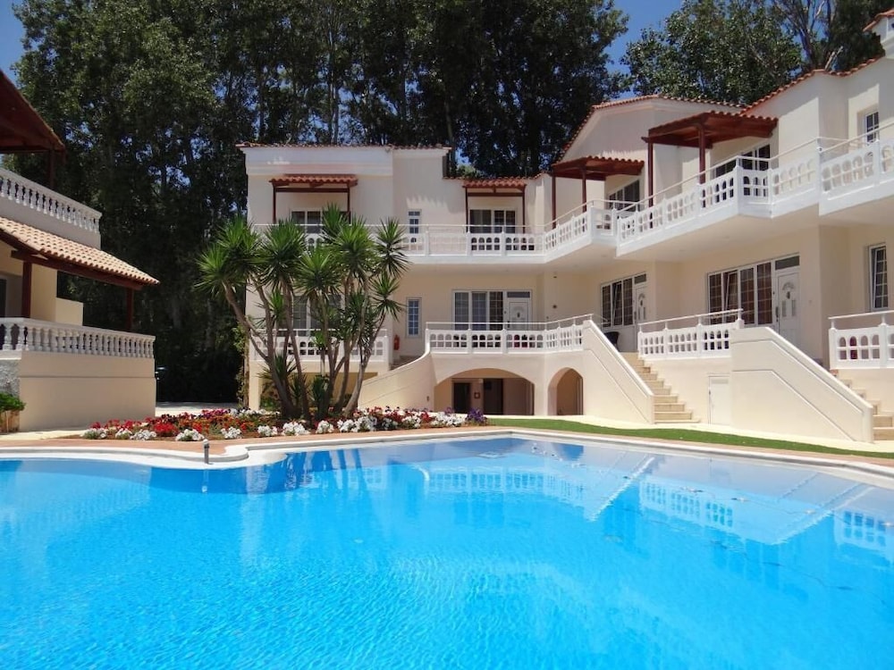 Perla Beach - carbon neutral hotel in Chania