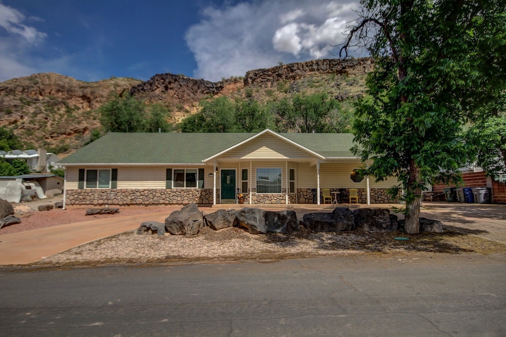 Pecan Point in Hurricane, United States