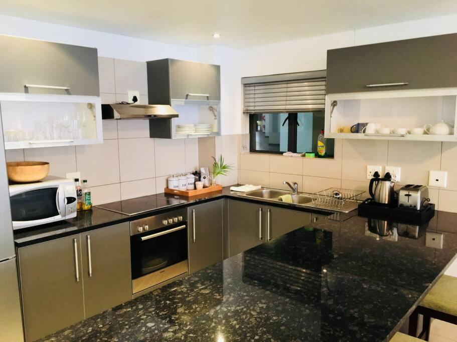 5th Floor City Center 3Bed Central and Spacious