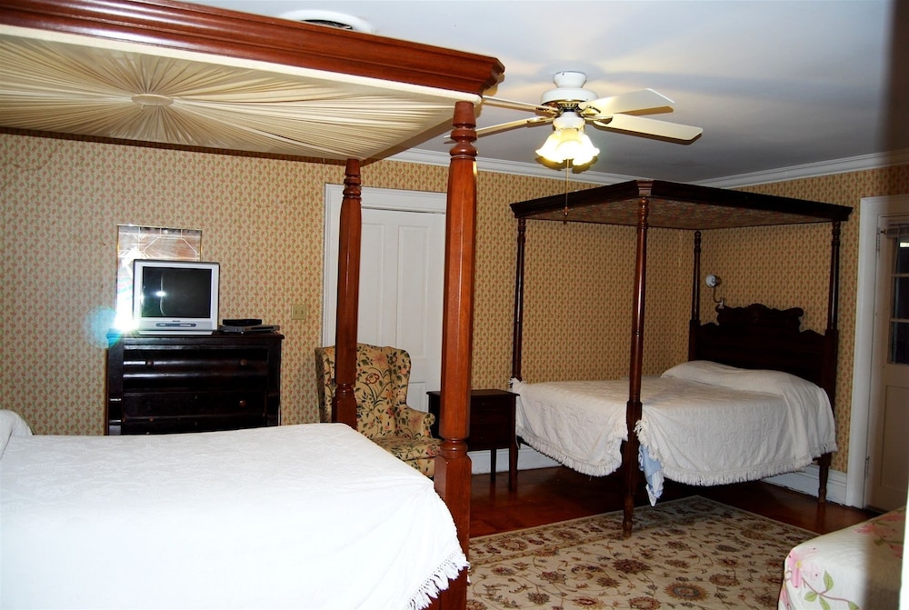 Glenfield Plantation Historic Antebellum Bed and Breakfast - photo 4