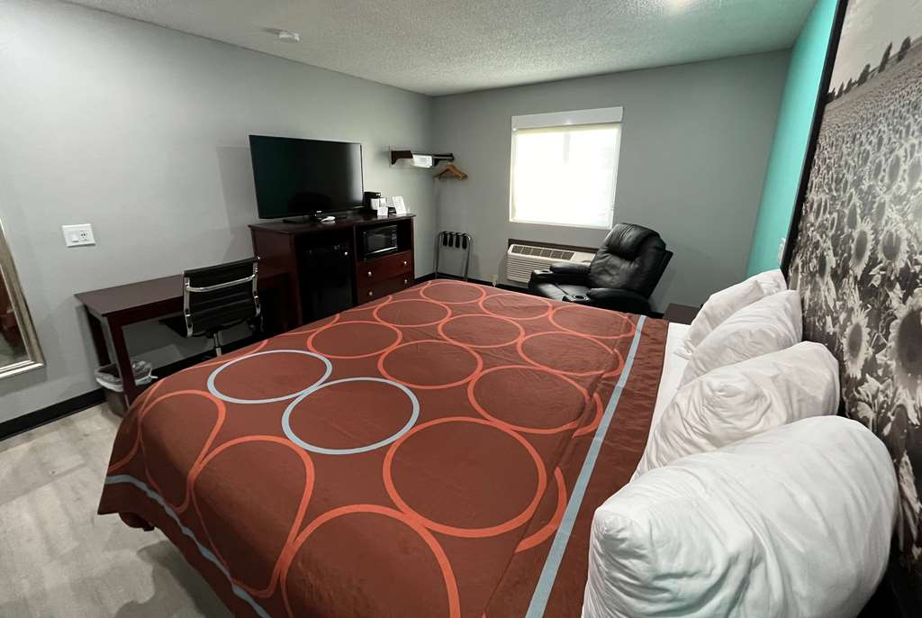 Super 8 by Wyndham Emporia - photo 7