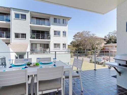 Krait Court 1 6 8 Krait Cl great 2 bedroom unit close to little beach — 4-Star Luxury Hotel in Nelson Bay, Australia