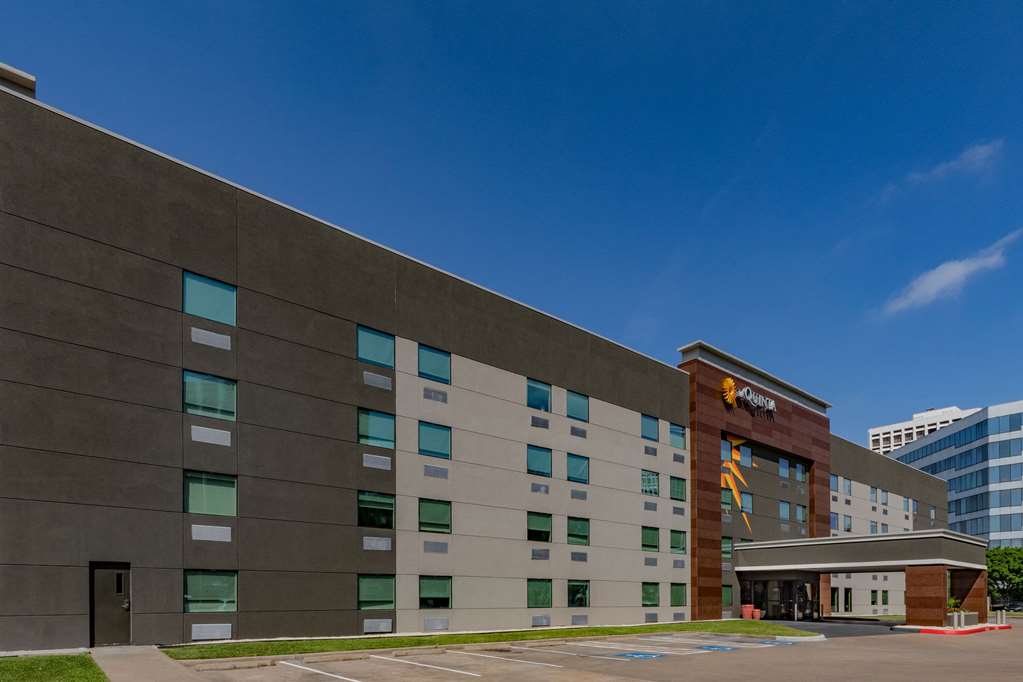 La Quinta Inn & Suites by Wyndham Houston Southwest - featured photo