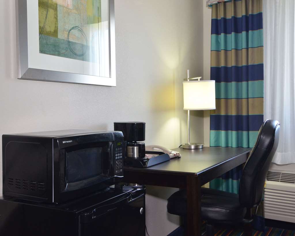 Quality Inn & Suites Kenedy Karnes City - photo 13