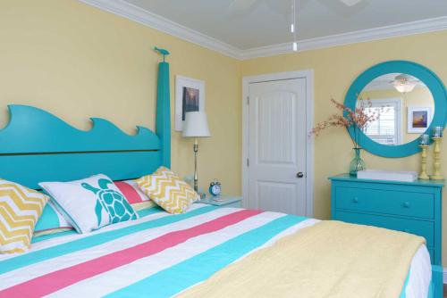 Porpoise Driven Life by Oak Island Accommodations - photo 40
