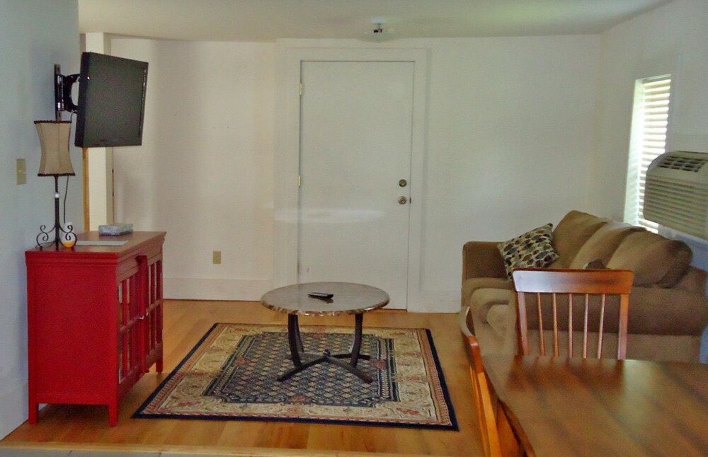 Adirondack Inn - photo 12