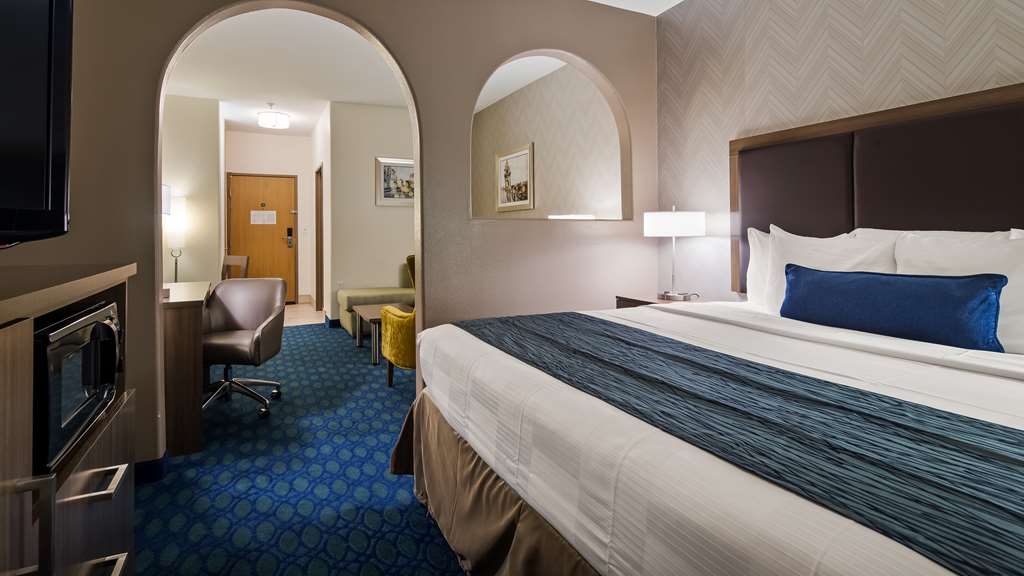 Best Western Plus Tulsa Inn & Suites - photo 7
