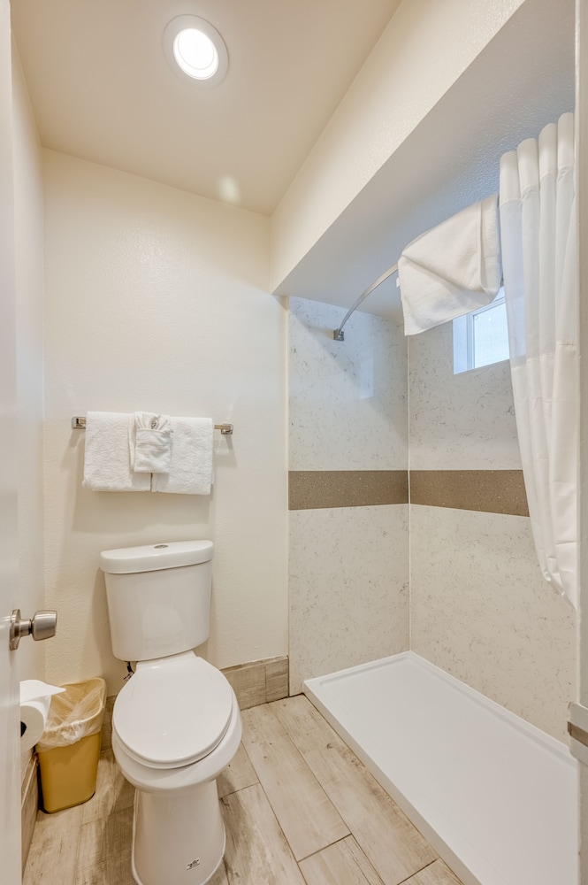 Vagabond Inn San Luis Obispo - photo 25