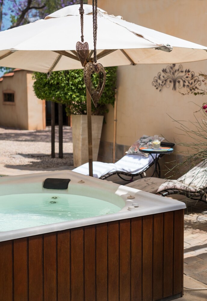 Casa Mia Health Spa & Guesthouse — 4-Star Luxury Hotel in Port Elizabeth, South Africa