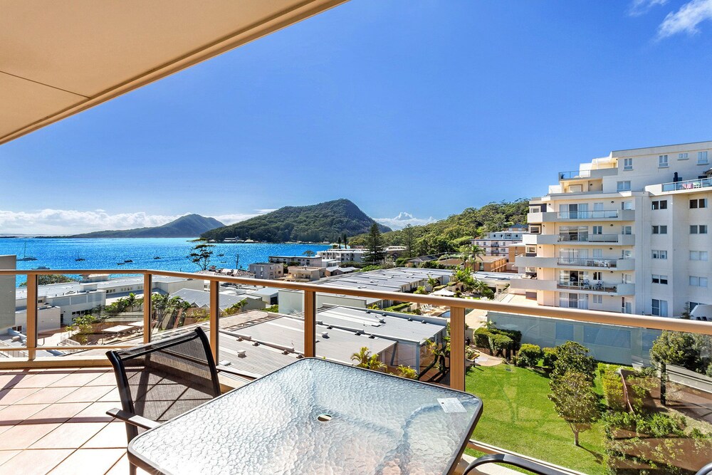 814 Shoal Bay Waterviews — 4-Star Luxury Hotel in Shoal Bay, Australia