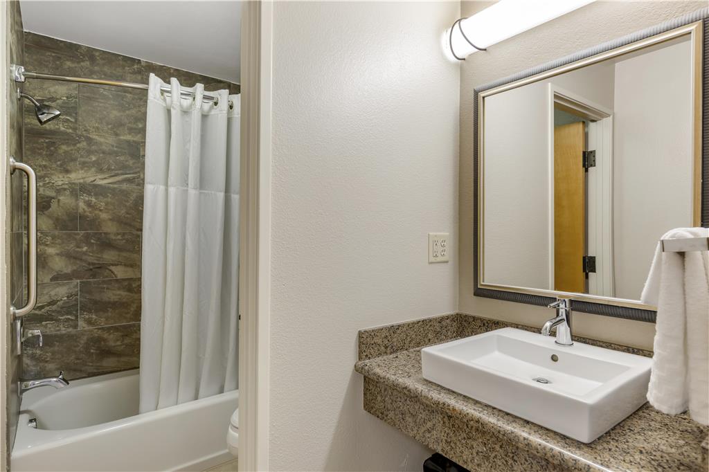 Best Western Plus Riverfront Hotel & Suites - photo 55