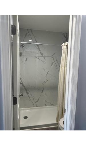 Sky Inn Hotel - photo 4
