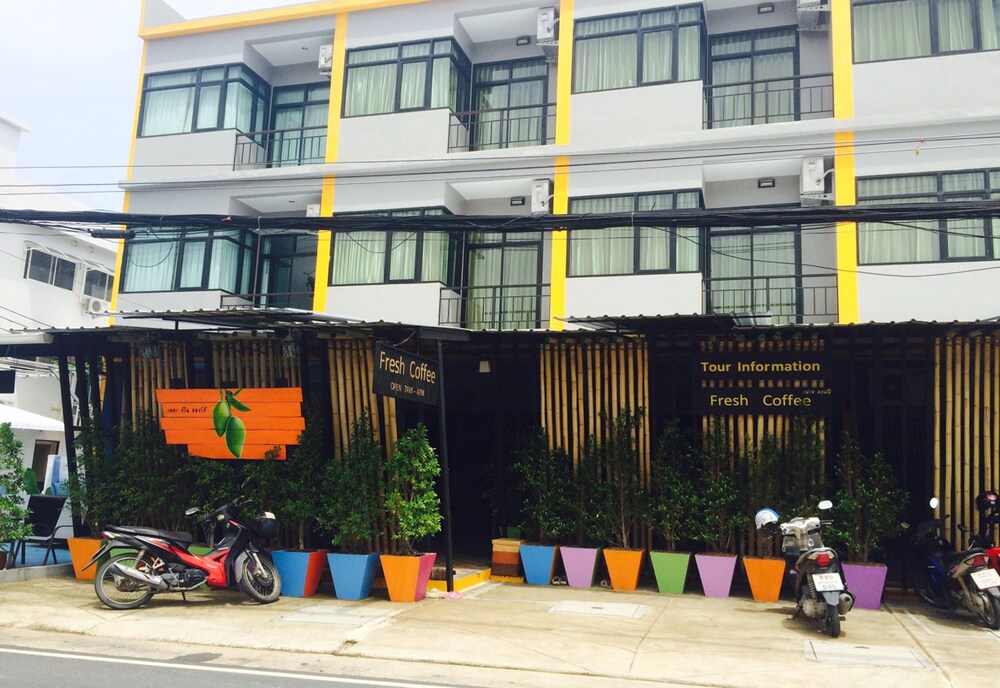 The Nice Mangoes in Rawai, Thailand