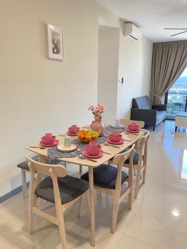 Cozy Family Suite Kepong DesaPark MontKiara Publika Mitec — 5-Star Luxury Hotel in Kuala Lumpur, Malaysia
