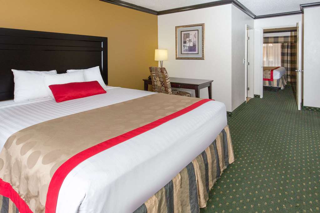 Ramada by Wyndham Ontario - photo 16