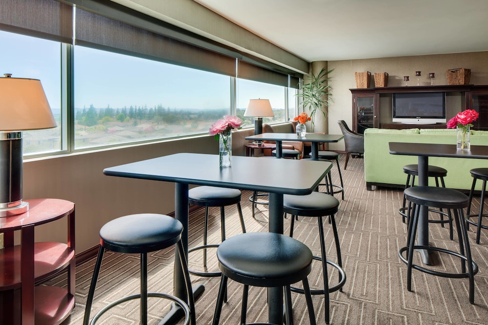 Sheraton Ontario Airport Hotel - photo 18