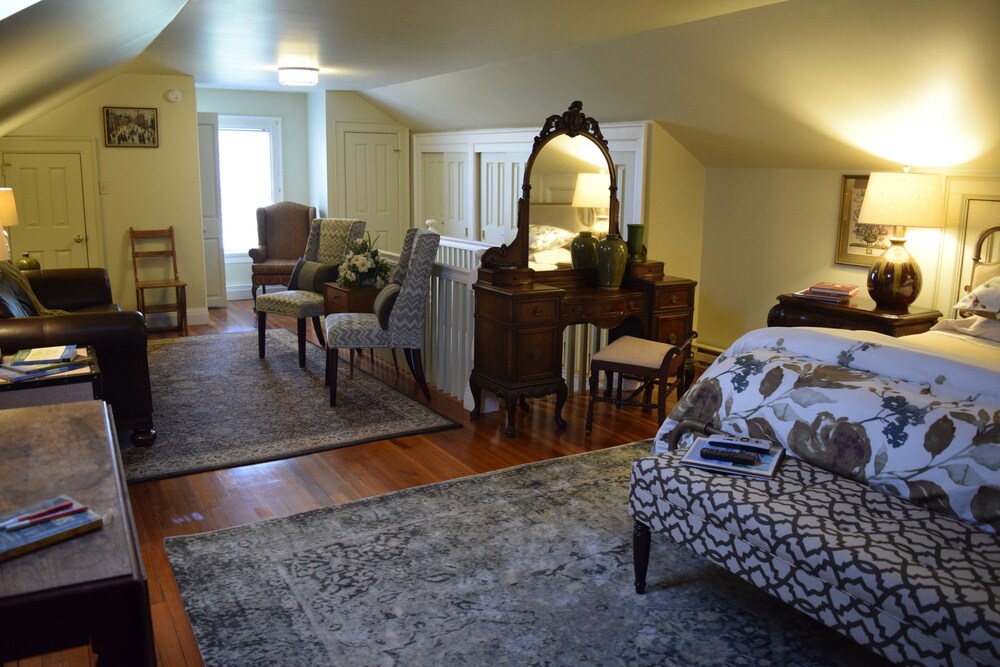 The Applewood Manor - photo 35