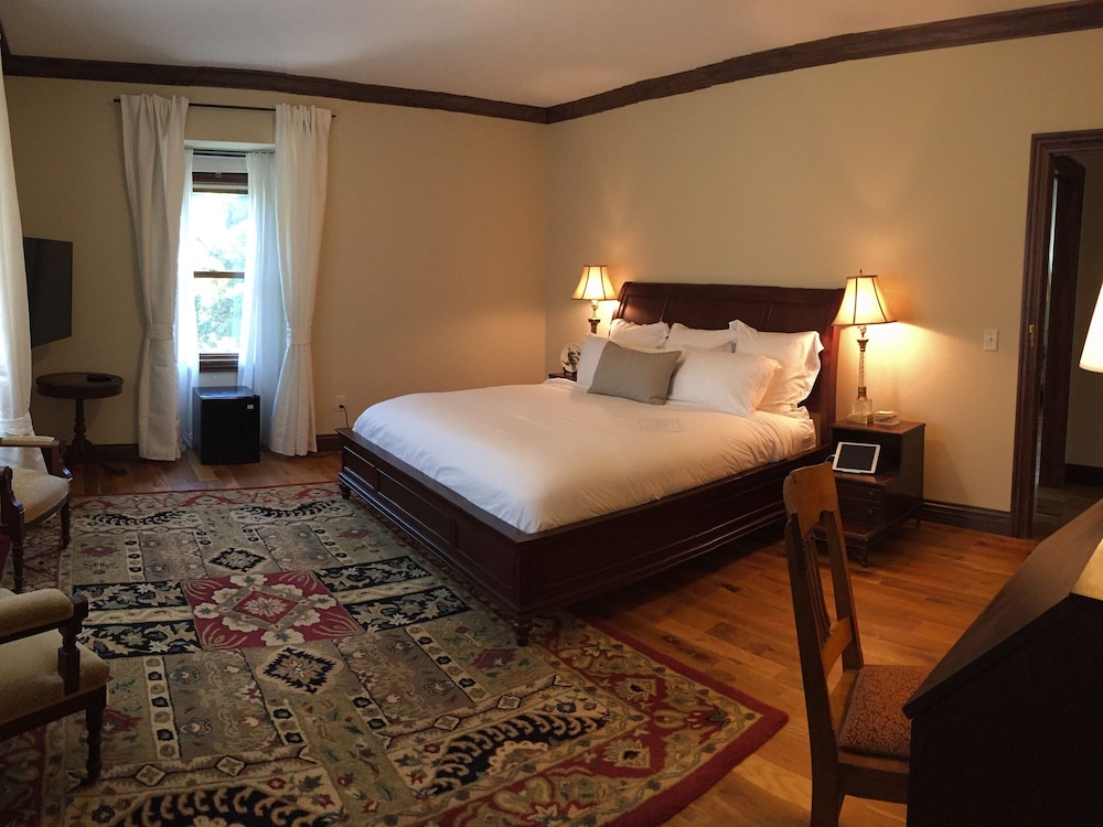 Dartmouth House - photo 5